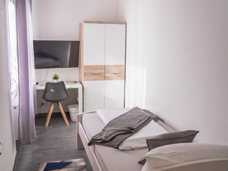 Einzelzimmer im Hotel Schenk in Pirmasens