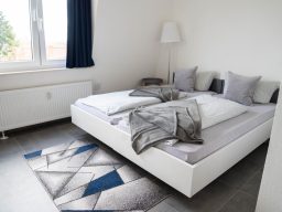 Helles Doppelzimmer im Hotel Schenk in Pirmasens
